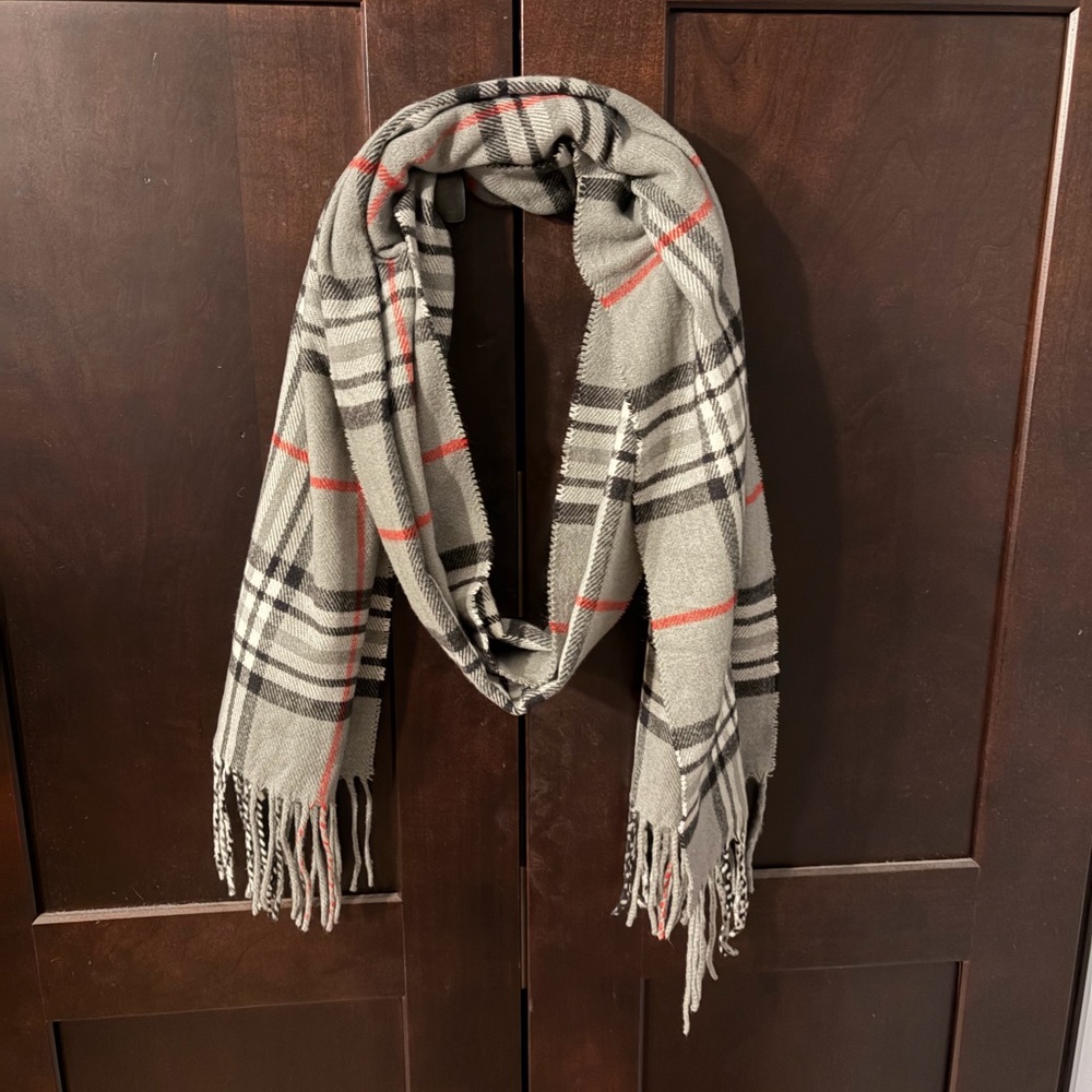NWT Gray Janice Apparel Plaid Scarf with Fringe